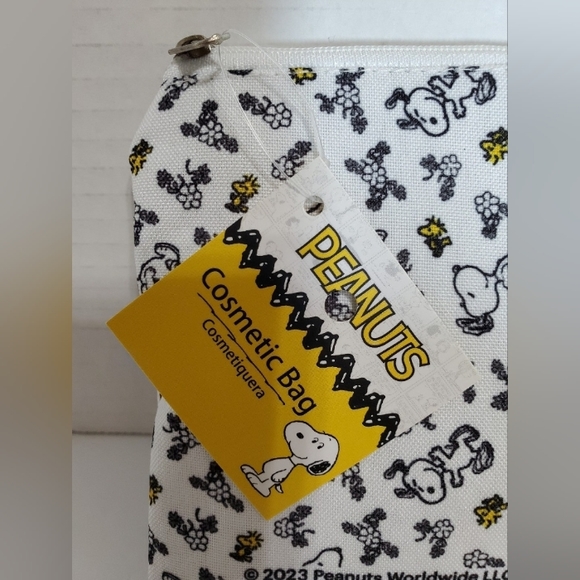 Peanuts Snoopy & Woodstock Makeup Toiletry Pouch Bag Case New - Picture 9 of 10